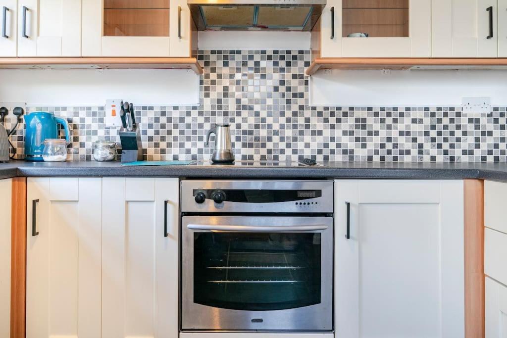 Modern 3 Bedroom House Close To Ferry And City Centre เบลฟาสต์ ภายนอก รูปภาพ